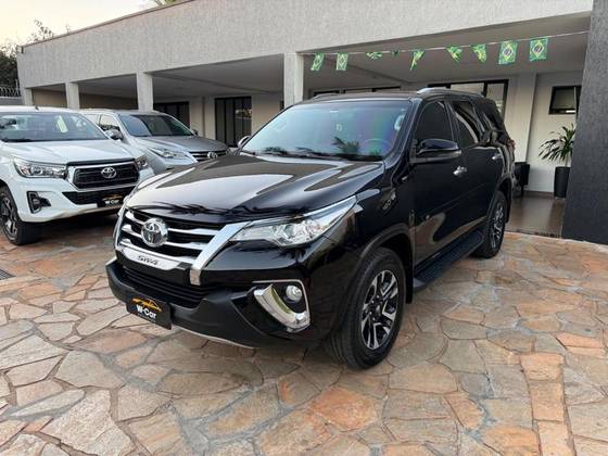 TOYOTA HILUX SW4 2.7 SRV 7 LUGARES 4X2 16V FLEX 4P AUTOMÁTICO TOYOTA HILUX SW4 2.7 SRV 7 LUGARES 4X2 16V FLEX 4P AUTOMÁTICO
